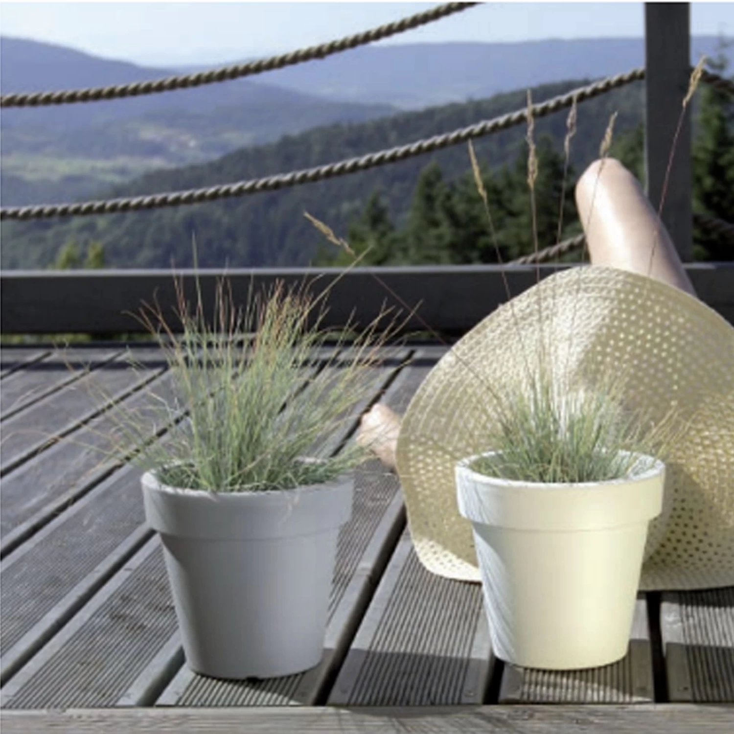 WellHome Pack 2 Macetas Plástico LOFLY Blanco - 29,3x29,3x27,1 Cm 7 WellHome Pack 2 Macetas Plástico LOFLY Blanco - 29,3x29,3x27,1 Cm - Imagen 5