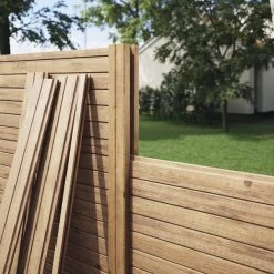 Poste Skimia Marrón 240x9x4,5 Cm Blooma -Intemperie Jardinería Tienda 5059340668871 25c BI