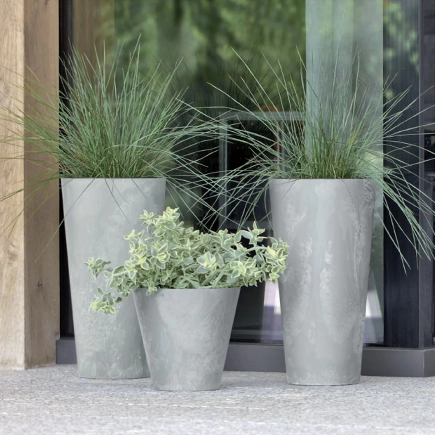 WellHome Pack 2 Maceteros Minimalistas Tubus SlimCemento - 28,6x15x15 Cm 7 WellHome Pack 2 Maceteros Minimalistas Tubus SlimCemento - 28,6x15x15 Cm - Imagen 5