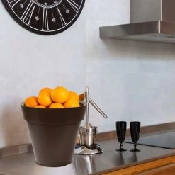 WellHome Macetero Polietileno Por Rotomoldeo Bronce 35x30 Cm 11 WellHome Macetero Polietileno Por Rotomoldeo Bronce 35x30 Cm -Intemperie Jardinería Tienda 65515a2799f1738a